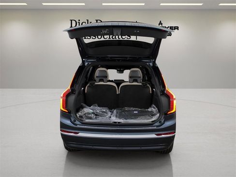 New 2026 Volvo XC90 B6 Plus w/ Protection Package Premier image 29