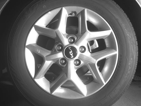 Used 2025 Kia Soul LX w/ LX Technology Package FWD image 21