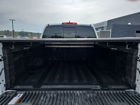 Used 2024 Nissan Frontier SV w/ SV Convenience Package image 16