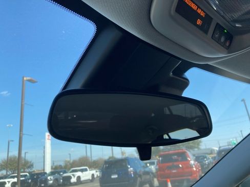 Used 2025 Chevrolet Trax LT image 24