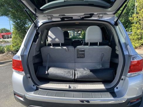 Used 2013 Toyota Highlander Limited FWD image 32