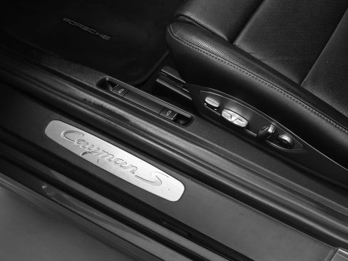 Certified 2016 Porsche Cayman S RWD image 26