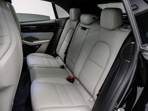 Used 2025 Porsche Macan 4 Electric AWD/4WD image 80