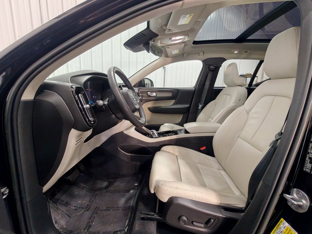 Used 2023 Volvo XC40 B4 Ultimate FWD image 30