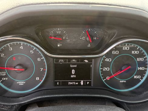 Used 2018 Chevrolet Cruze LT w/ Convenience Package FWD image 9