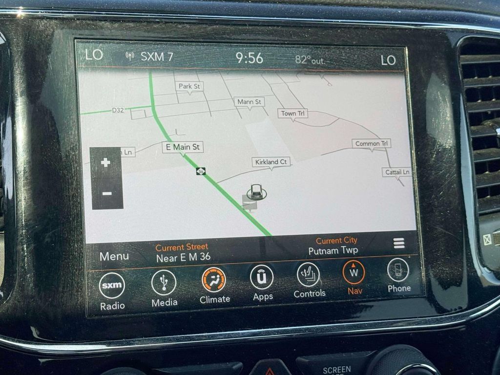 Used 2019 Jeep Grand Cherokee Laredo AWD/4WD image 21