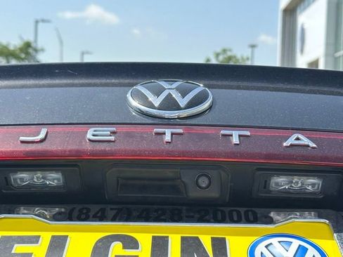 Certified 2025 Volkswagen Jetta Sport FWD image 12