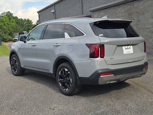 Certified 2025 Kia Sorento S FWD image 27