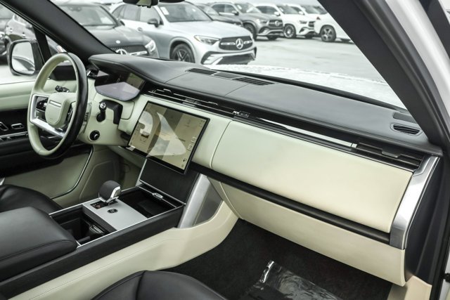 Used 2024 Land Rover Range Rover Long Wheelbase SE AWD/4WD image 26