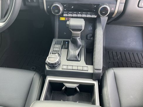 Used 2025 Toyota Tacoma Limited image 19