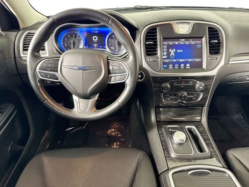 Used 2022 Chrysler 300 Touring w/ Sport Appearance Package image 22