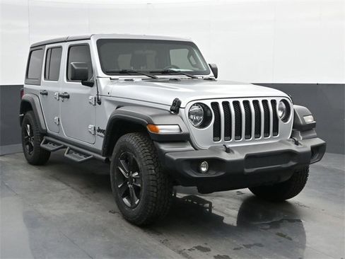 Used 2022 Jeep Wrangler Unlimited Sport image 2