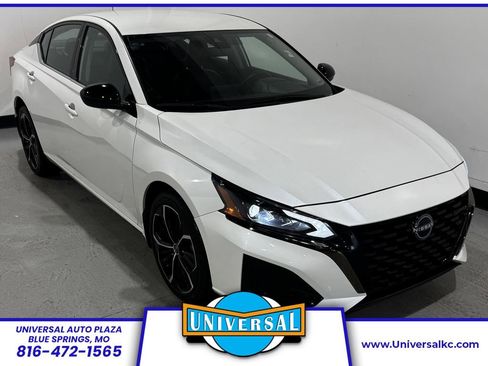 Used 2025 Nissan Altima 2.5 SR AWD/4WD image 1