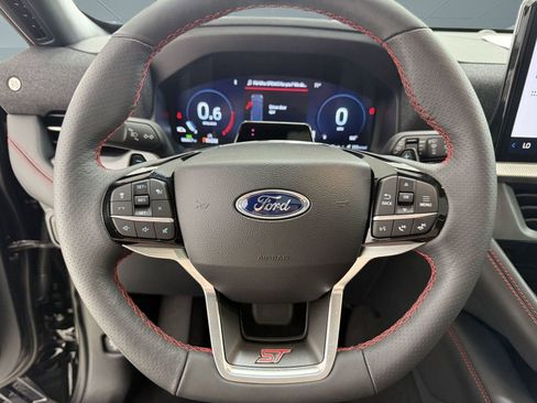 Certified 2025 Ford Explorer ST image 18