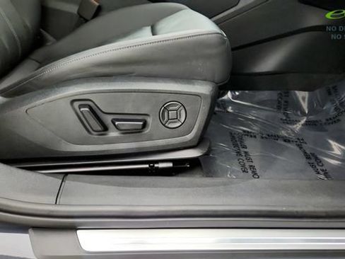 Used 2025 Audi A6 e-tron Premium Plus w/ Premium Plus RWD image 38