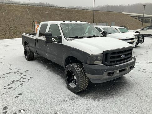 Used 2003 Ford F250 XL image 2