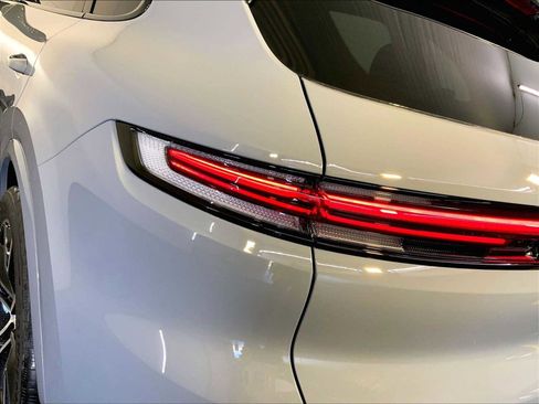 Certified 2026 Porsche Cayenne AWD/4WD image 30