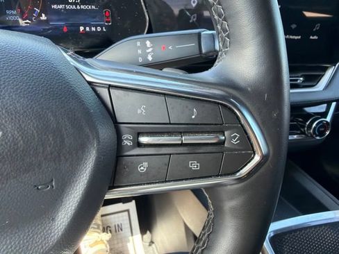Used 2025 Chevrolet Equinox LT AWD/4WD image 25