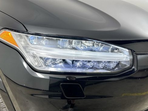 Used 2025 Volvo XC90 T8 Plus w/ Protection Package Premier AWD/4WD image 9