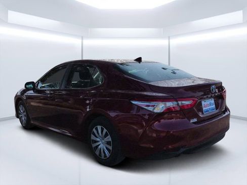 Used 2019 Toyota Camry LE FWD image 5