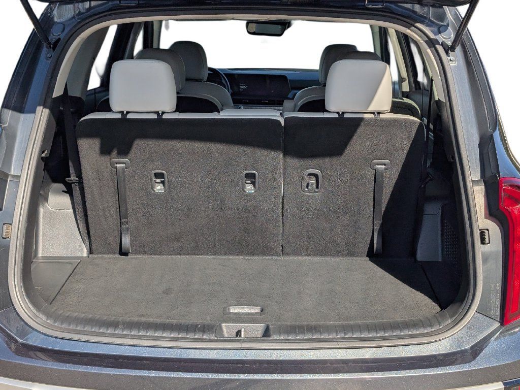Certified 2023 Kia Telluride S w/ S Sunroof Package FWD image 11