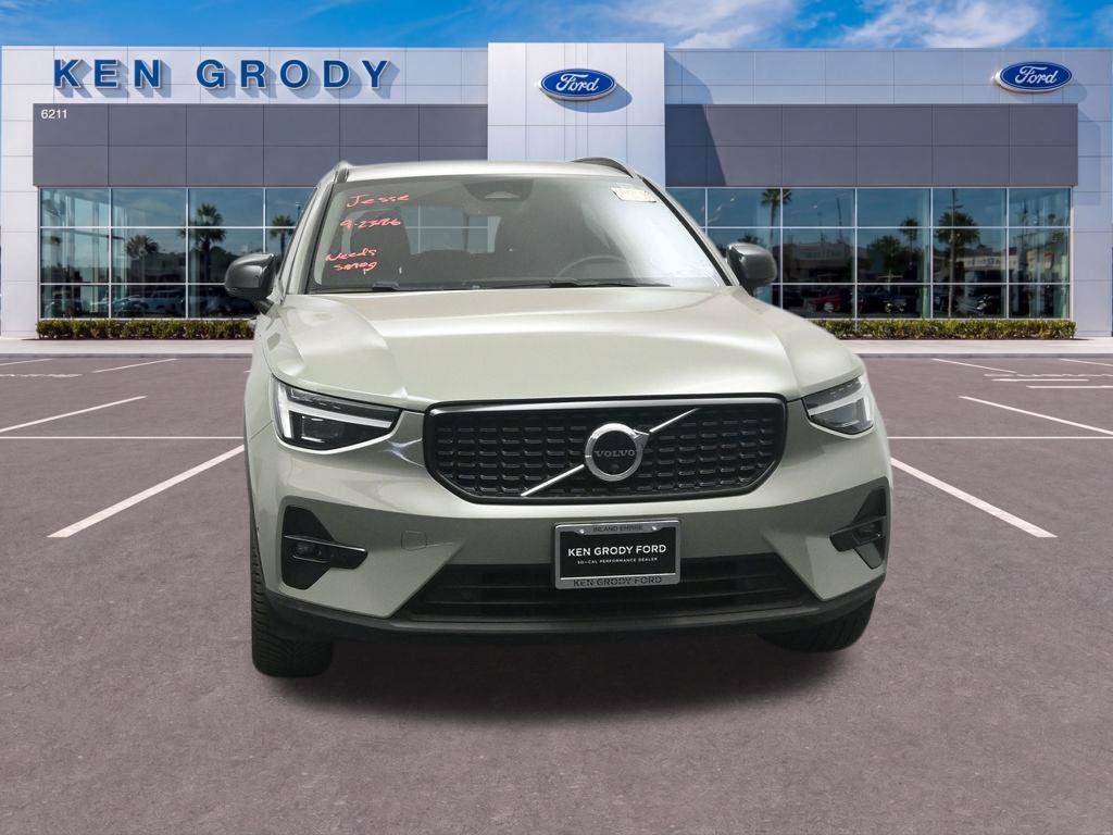 Used 2023 Volvo XC40 B5 Ultimate AWD/4WD image 18