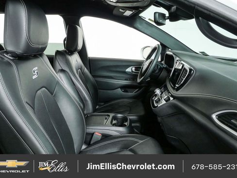 Used 2022 Chrysler Pacifica Touring-L w/ S Appearance Package FWD image 20