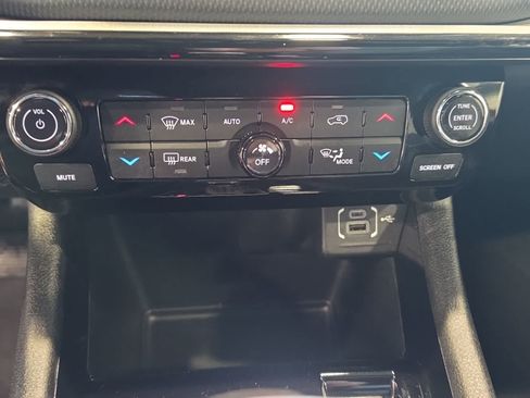 Used 2024 Jeep Compass Trailhawk w/ Trailhawk Elite Group AWD/4WD image 23