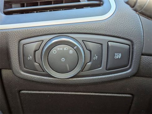 Used 2021 Ford Edge SE image 16