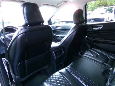 Used 2023 Ford Edge Titanium image 18