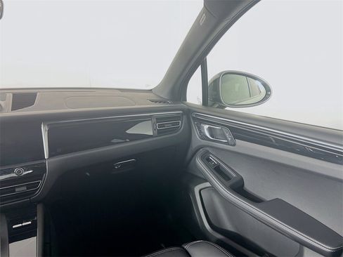 Certified 2024 Porsche Macan Turbo image 26