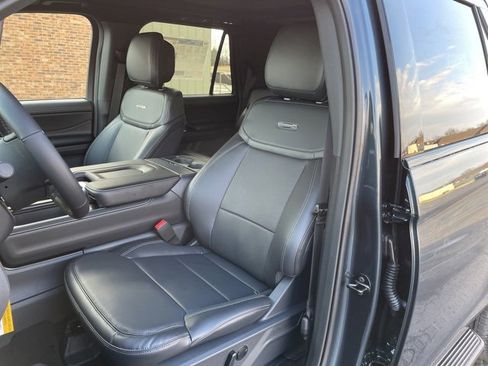 New 2026 Ford Expedition Max Platinum image 25