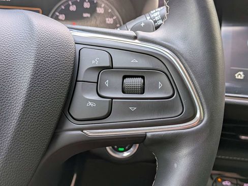 Used 2023 Buick Envision Essence FWD image 30