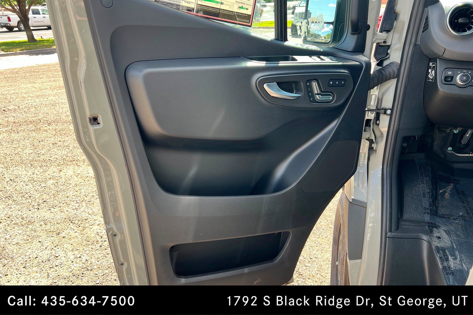 Used 2025 Mercedes-Benz Sprinter 2500 image 14