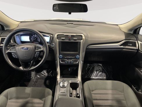 Used 2017 Ford Fusion SE w/ Fusion SE Technology Package FWD image 25
