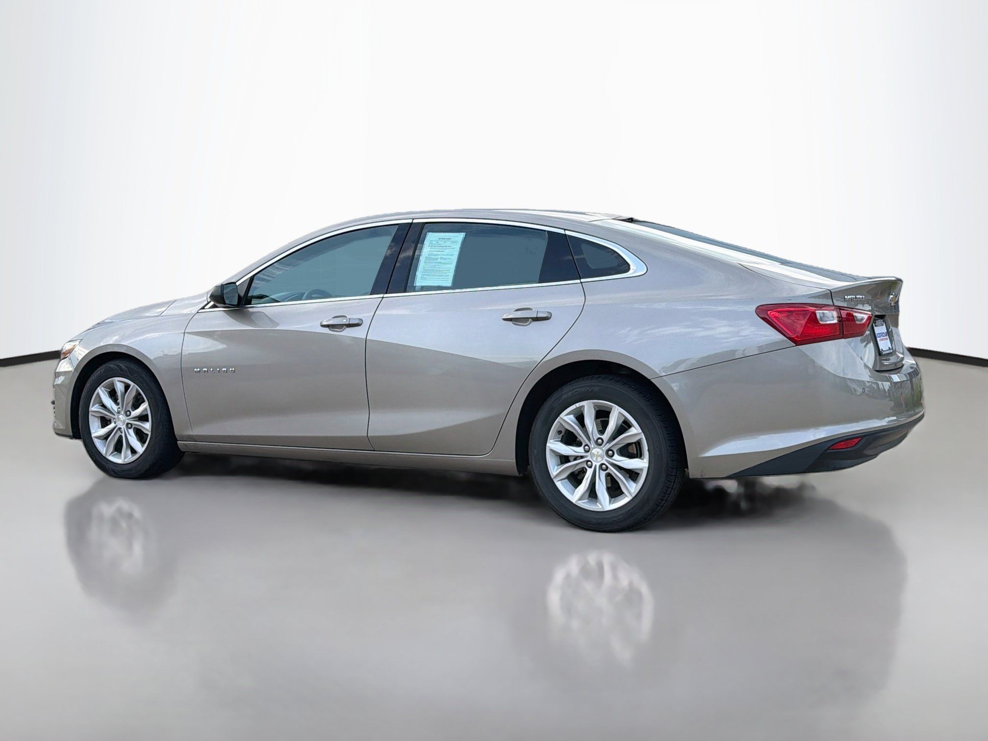 Used 2024 Chevrolet Malibu LT FWD image 4