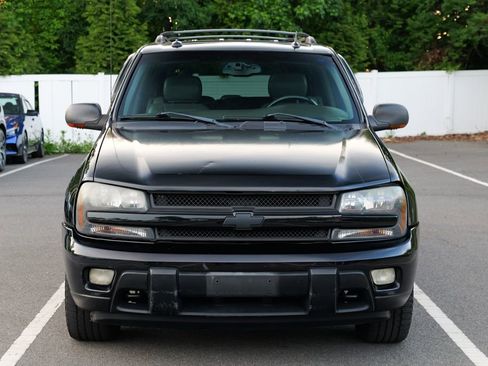 Used 2004 Chevrolet TrailBlazer LT w/ LT Preferred Equipment Group AWD/4WD image 2