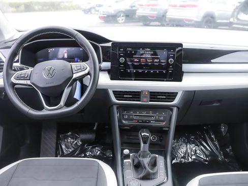 Used 2025 Volkswagen Taos SE image 26