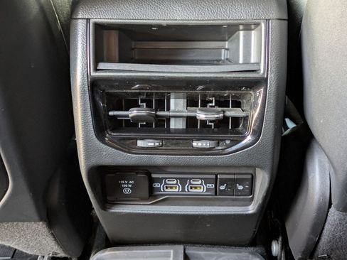 Used 2024 Jeep Grand Cherokee Limited w/ Luxury Tech Group II AWD/4WD image 24