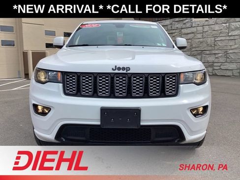 Used 2020 Jeep Grand Cherokee Altitude AWD/4WD image 2