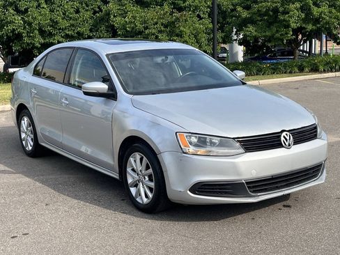Used 2012 Volkswagen Jetta SE FWD image 4