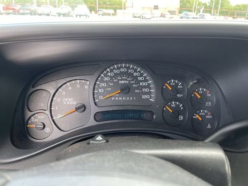 Used 2007 GMC Sierra 2500 SLT w/ Onstar Plus Package AWD/4WD image 2