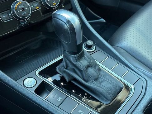 Used 2020 Volkswagen Jetta SEL image 20