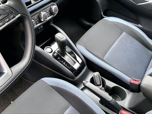 New 2025 Nissan Versa SV image 7