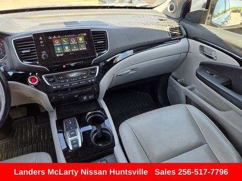 Used 2021 Honda Pilot Touring image 18
