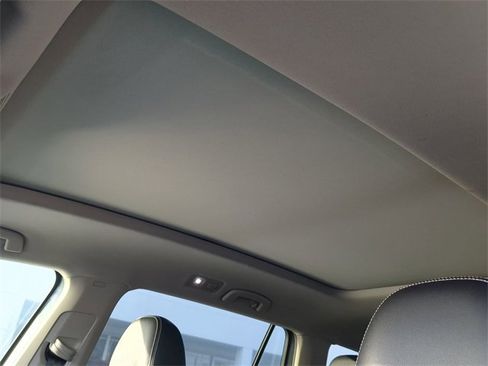 Used 2022 Volkswagen Atlas SE image 21