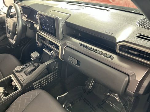 Used 2025 Toyota Tacoma SR5 image 26