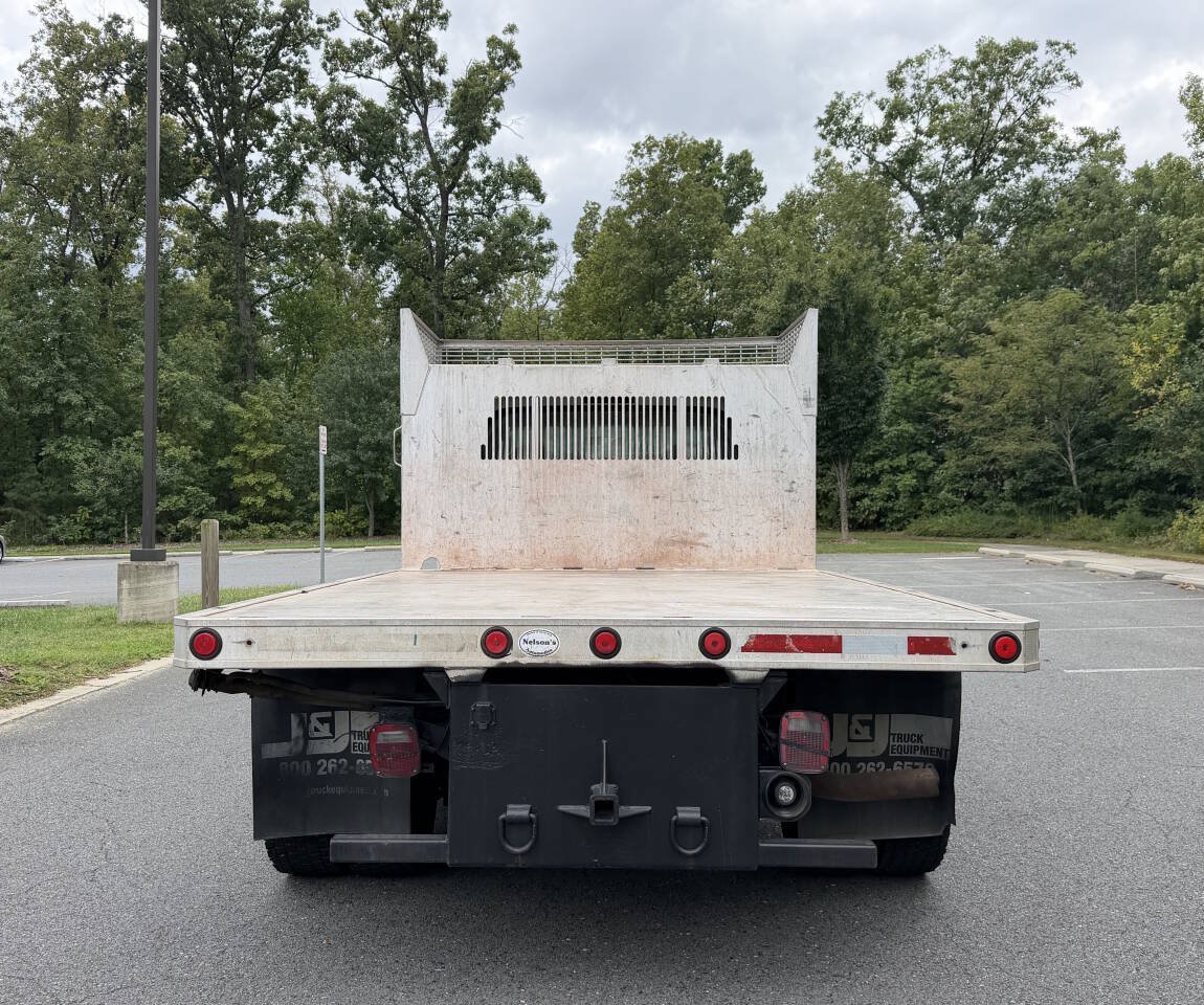 Used 2003 Ford F550 2WD Regular Cab Super Duty image 4