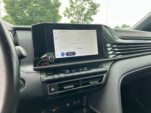 Used 2025 Toyota Camry SE FWD image 24