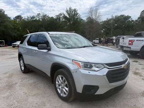 Used 2021 Chevrolet Traverse LS FWD image 3